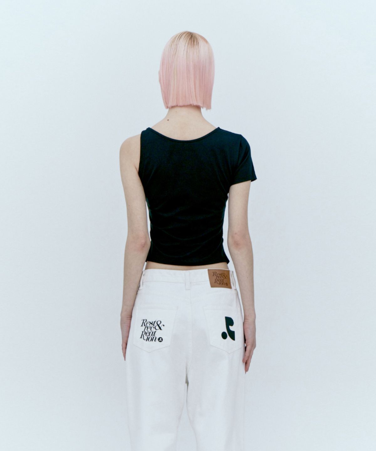 레스트앤레크레이션(REST&RECREATION) UNBALANCED SLEEVE TOP_BLACK