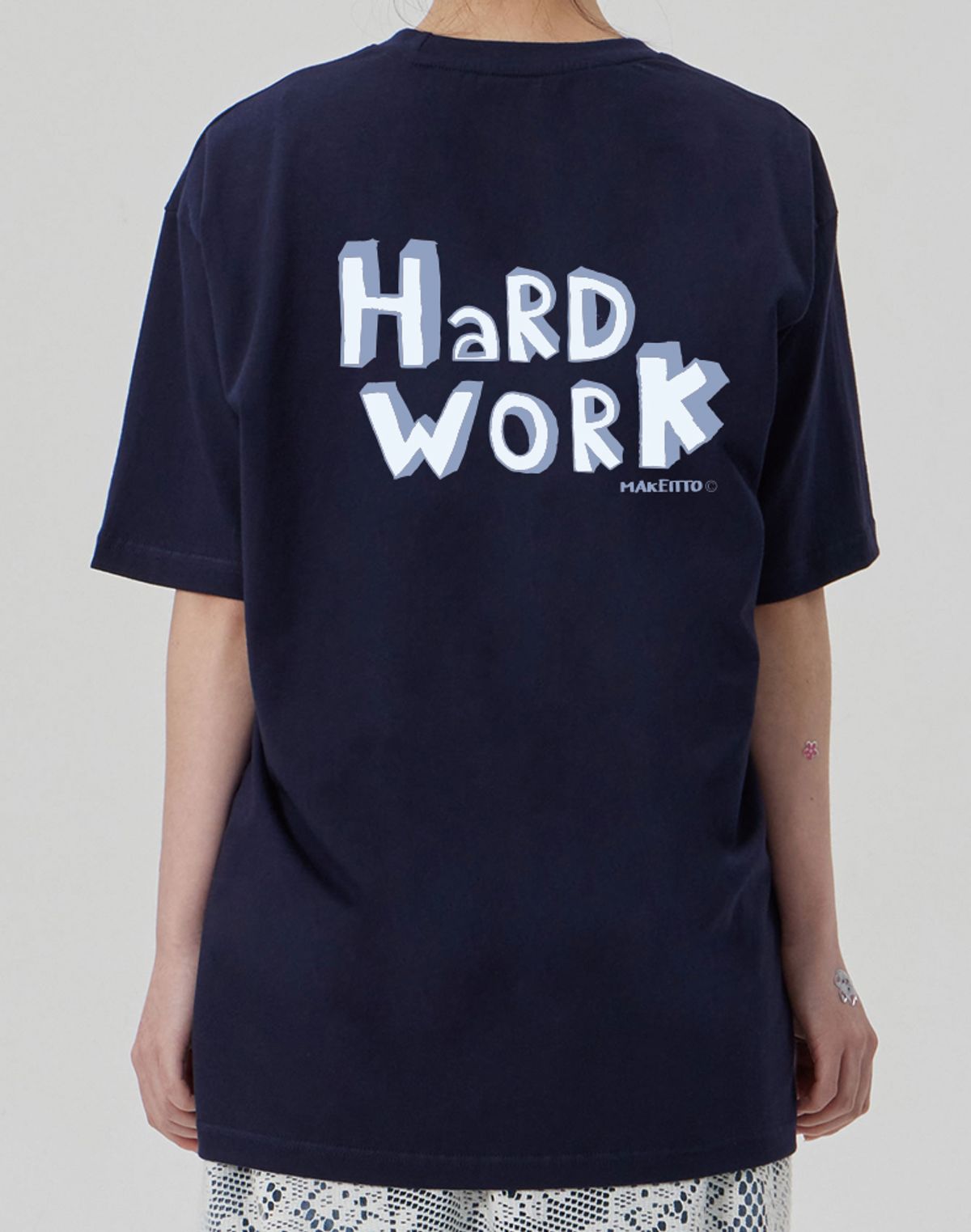 메이킷투(MAKEITTO) [HARD WORK] CREW NECK TEE_NAVY