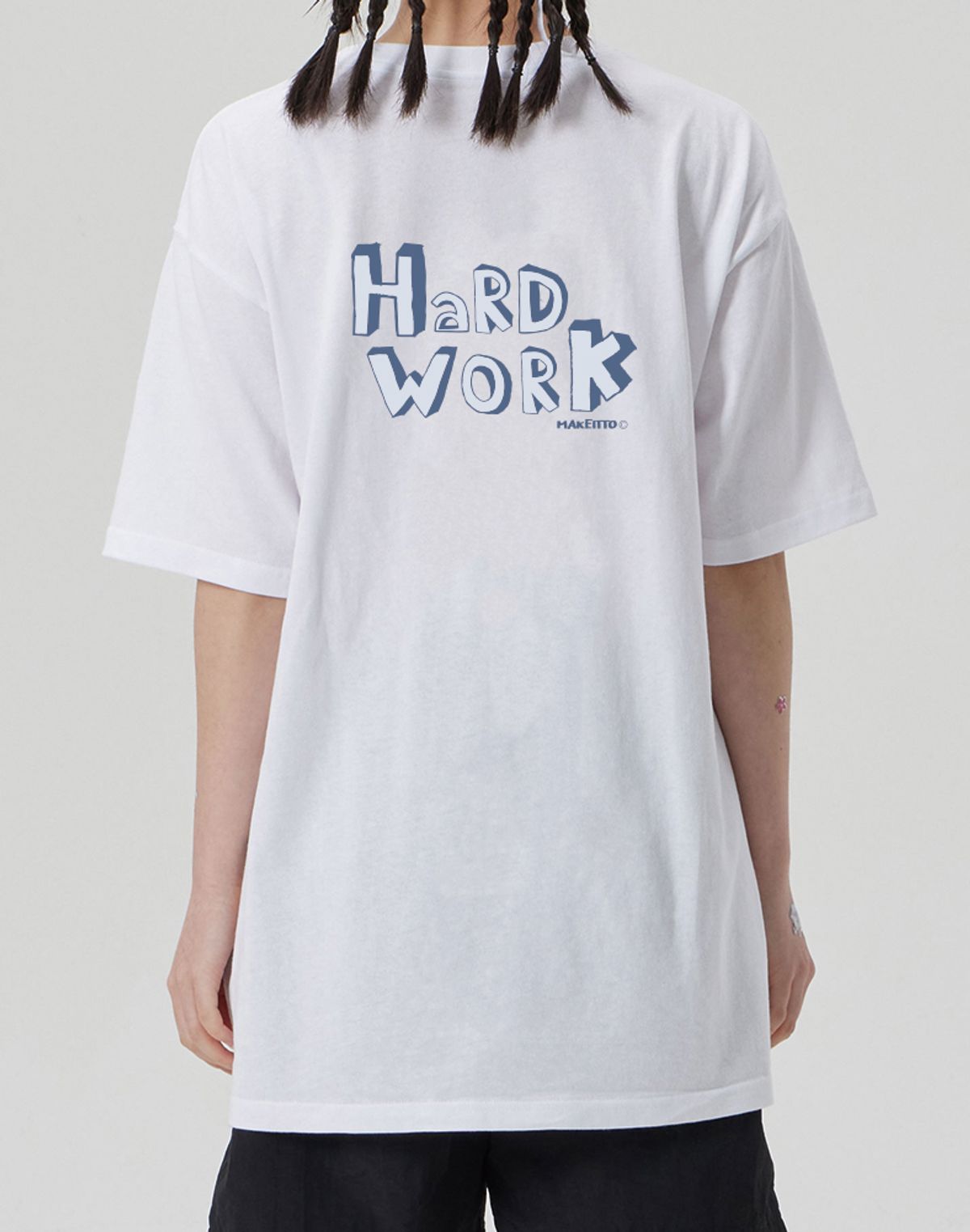 메이킷투(MAKEITTO) [HARD WORK] CREW NECK TEE_WHITE