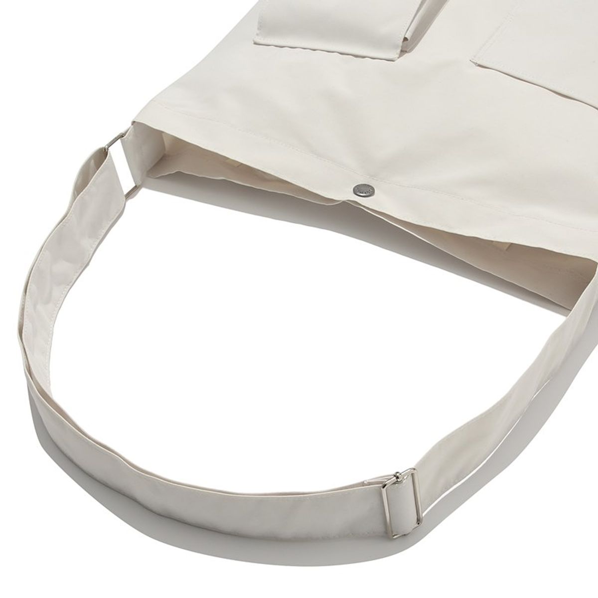 컬럼비아 유니버시티(COLUMBIA UNIVERSITY) SL-LABEL FRONT POCKET CROSS BAG 그레이지