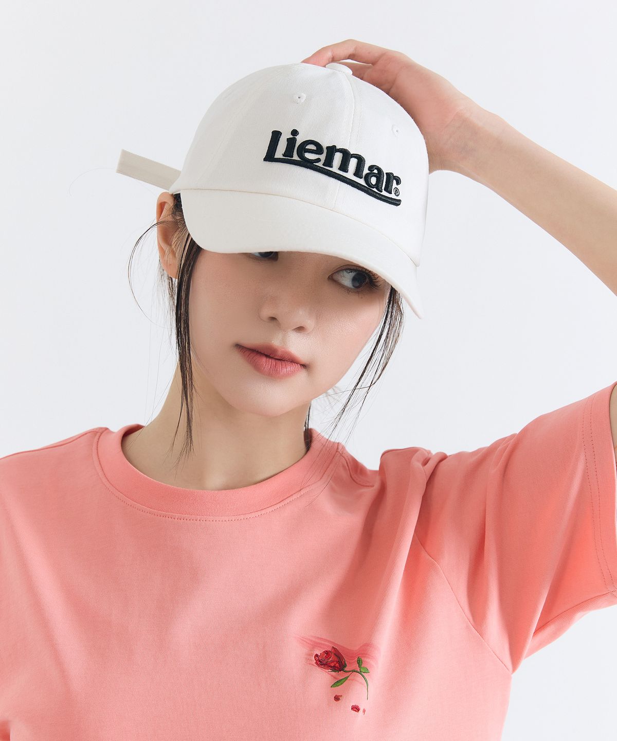리에마르(LIEMAR) 엠보자수 볼캡 아이보리