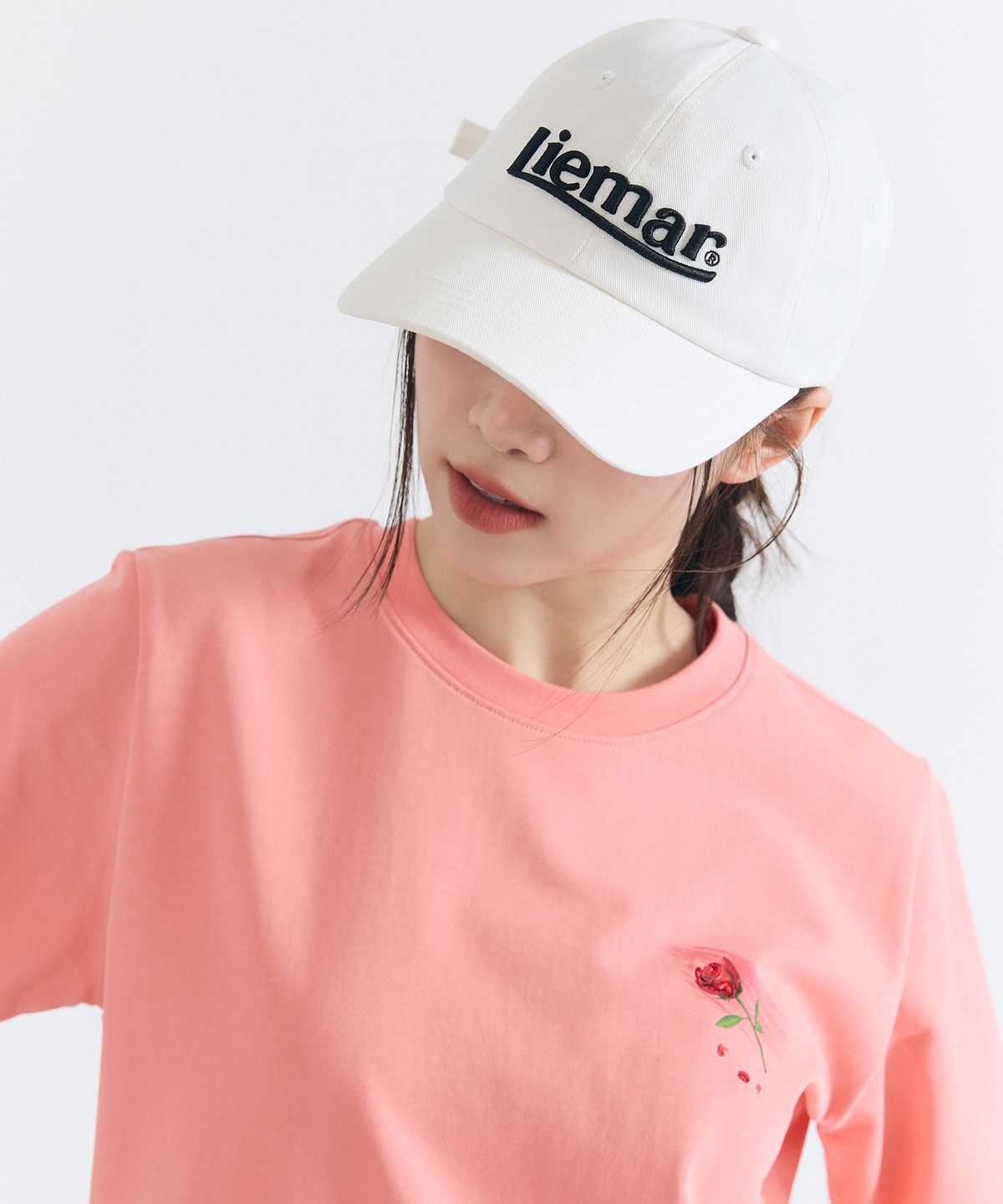 리에마르(LIEMAR) 엠보자수 볼캡 아이보리