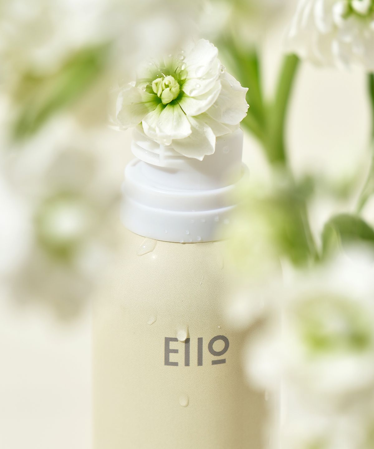 이아이오(EIIO) 실키 글로우 포밍 에센스 200ml