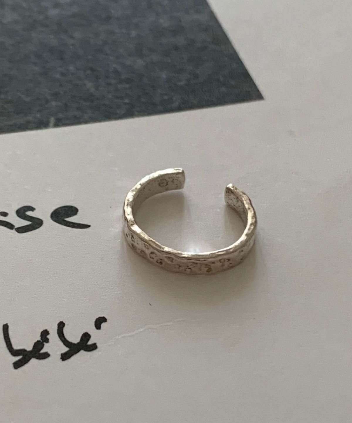 바라두(BARADU) [BARADU 925] Hammering texture earcuff
