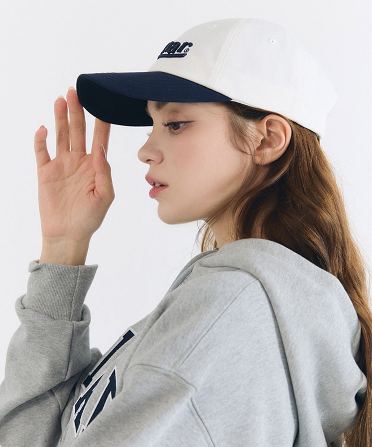 리에마르(LIEMAR) 엠보자수 투톤 볼캡 네이비