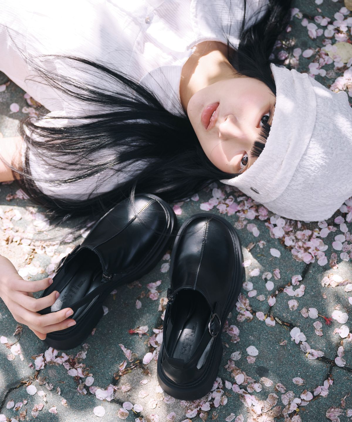 세스띠(CESTI) 오픈 클로그 버클 로퍼 (BLACK)