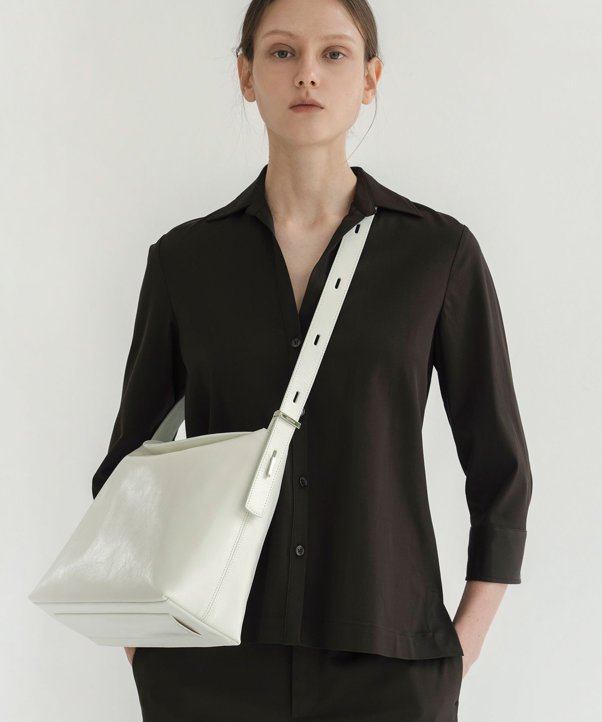 앤오즈(ANODDS) PLAP shopper leather hobo bag