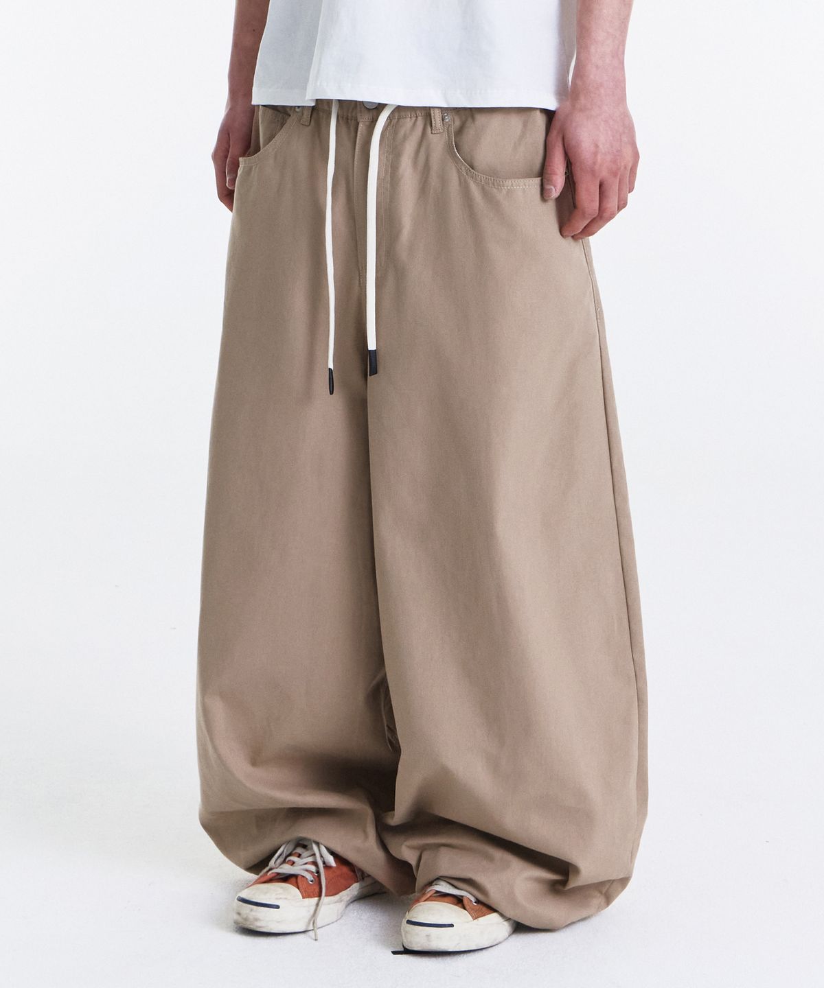 기철(KICHUL) EASY OR EASY BALLOON PANTS (BEIGE)