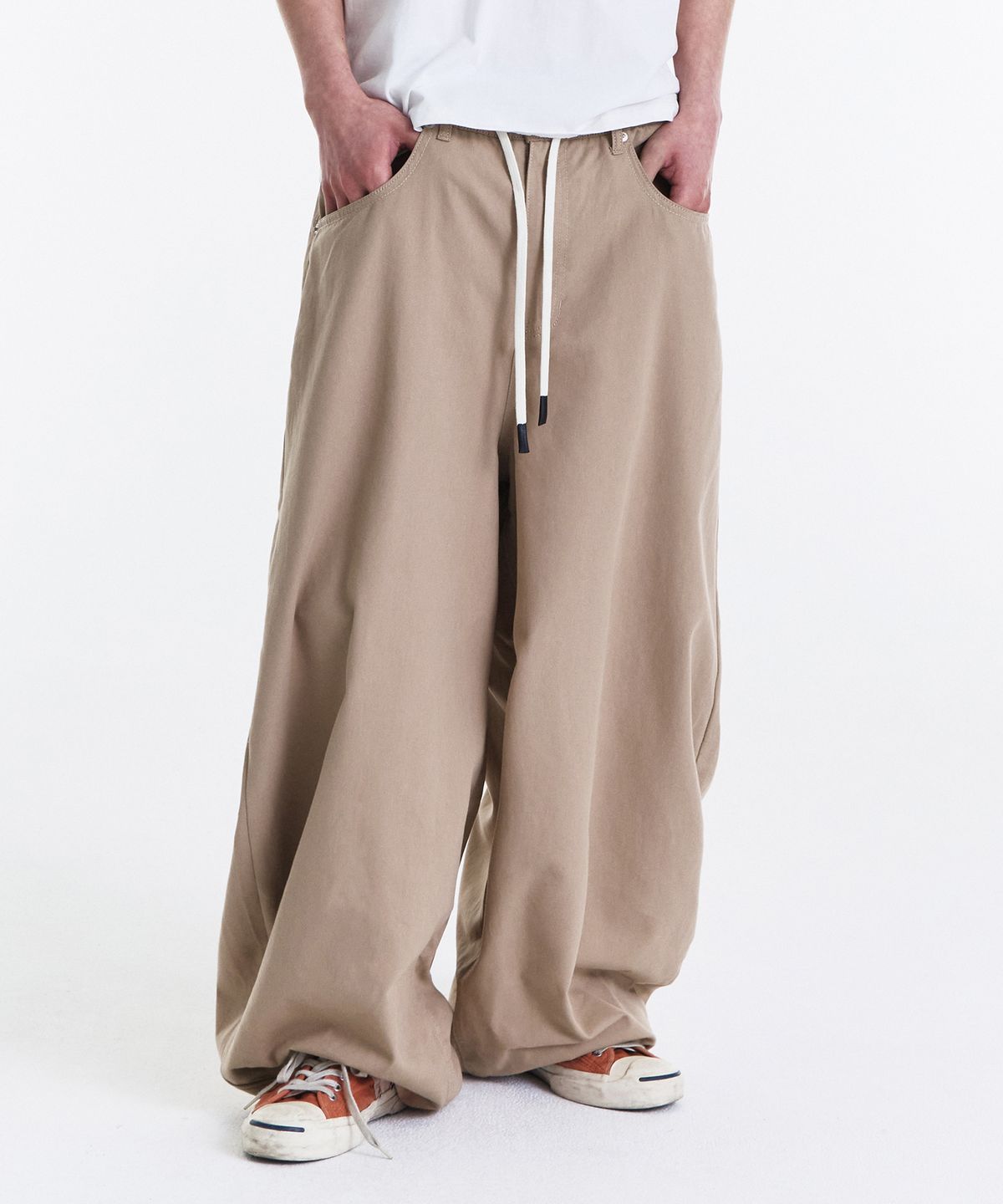 기철(KICHUL) EASY OR EASY BALLOON PANTS (BEIGE)