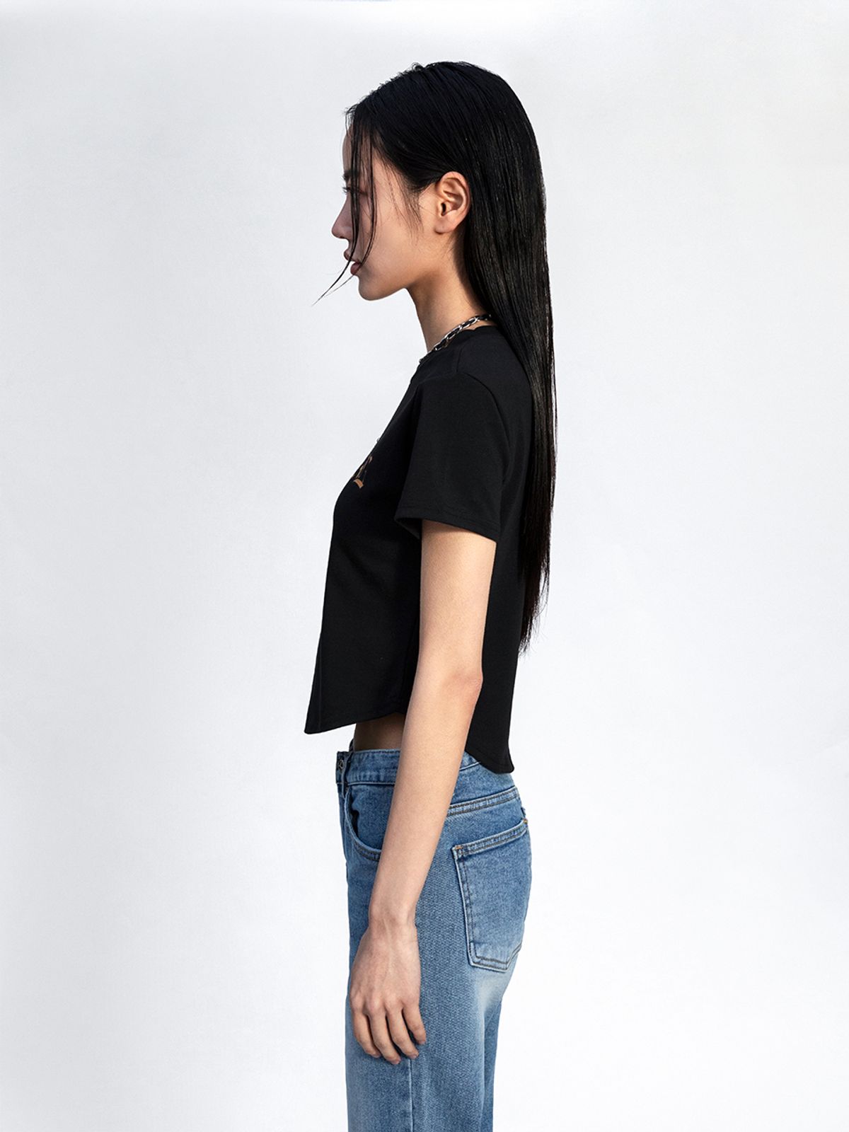 와이이이엘(YEEL) ZEBRA LOGO CROPPED T-SHIRT BLACK