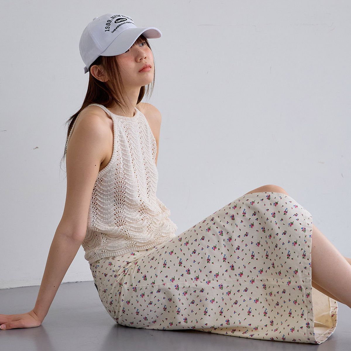 에이앤레이(AEIREI) AR_Front slit floral skirt