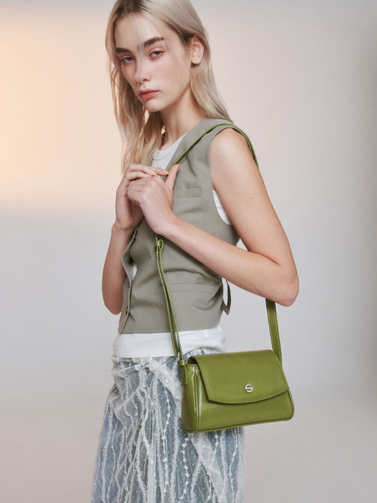 세미코드(SEMICODE) capture bag micro - crinkle olive