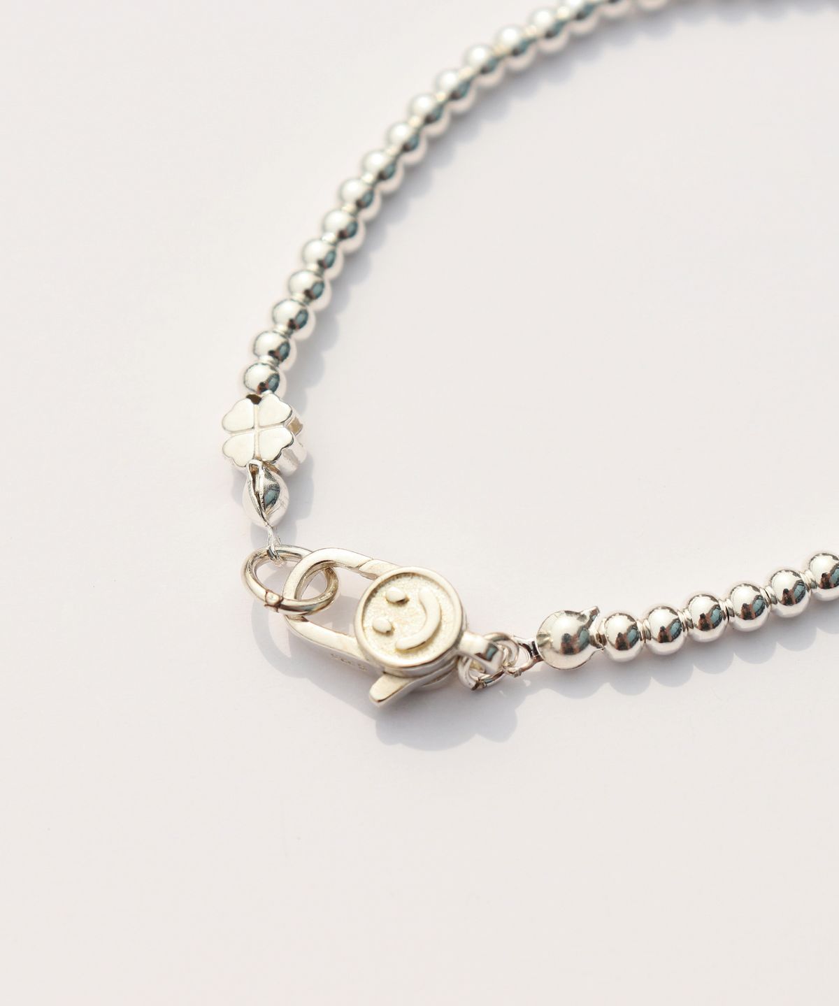 봉보(BONBEAU) 3mm silverball clover smile lock Bracelet 925실버 순은 클로버 참 스마일 자물쇠 3mm 볼팔찌