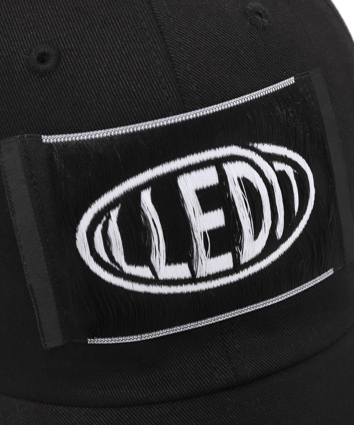 일레딧(ILLEDIT) BIG LOGO LABEL BALL CAP