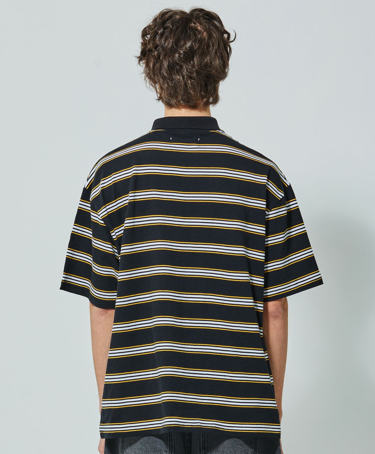플렉서블(FLXBL) STRIPE COLLAR HALF TEE BLACK