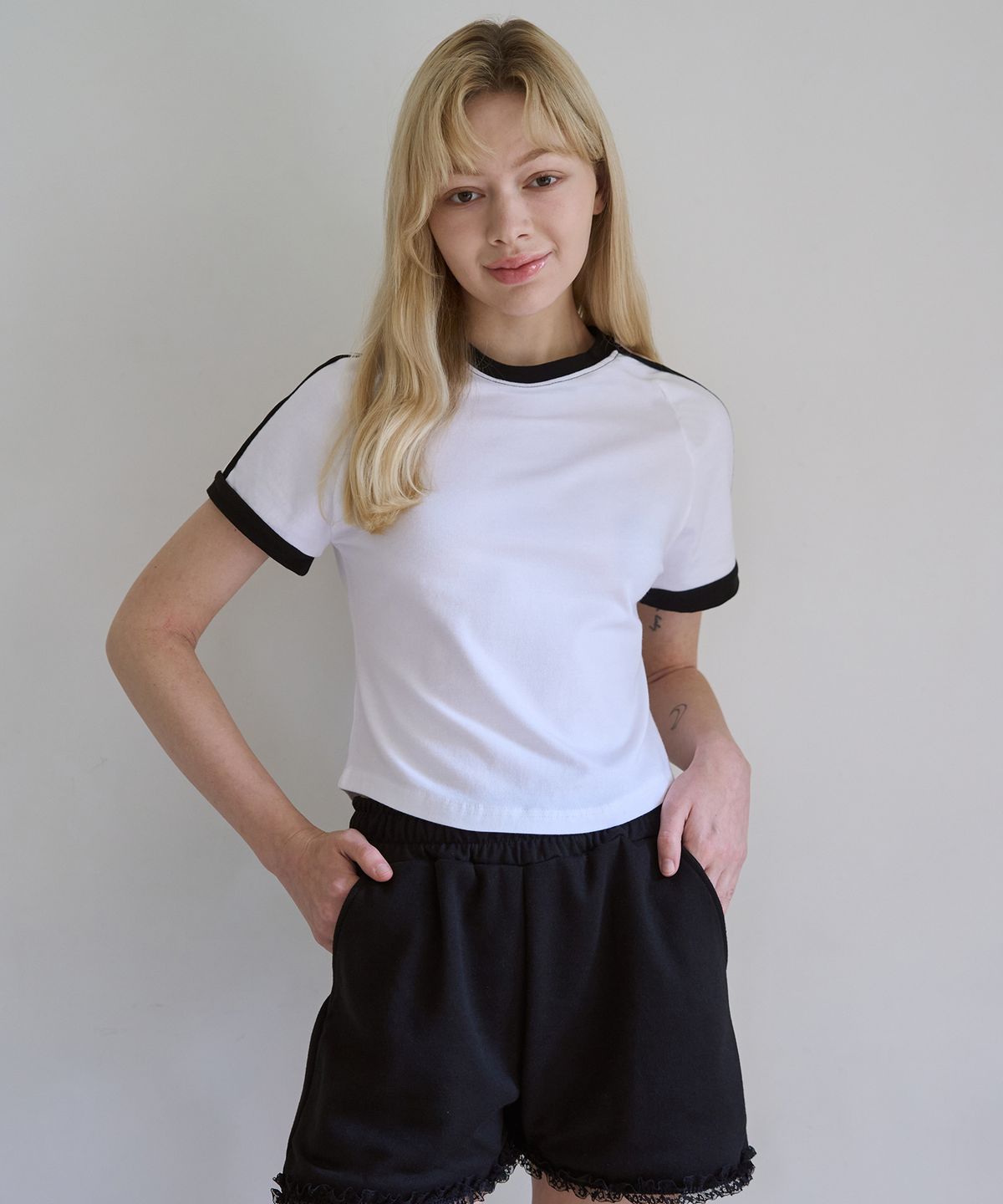 오오엠엘(5OML) 링거 래글런 반팔 티셔츠 (화이트)