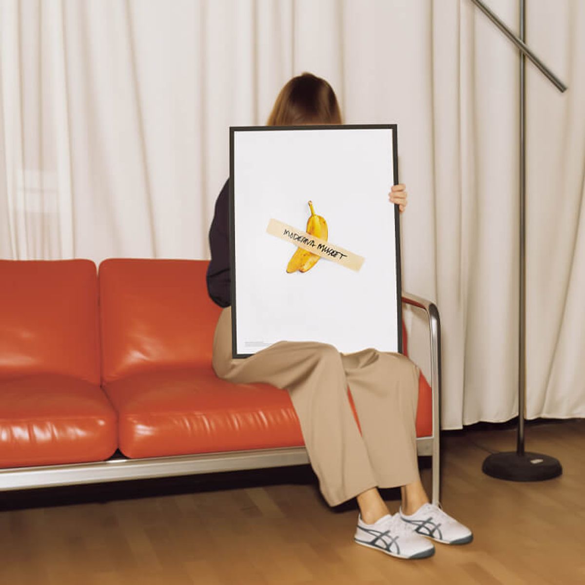 그릿시즌(GREET SEASON) 마우리치오 카텔란 Clown (액자 포함)
