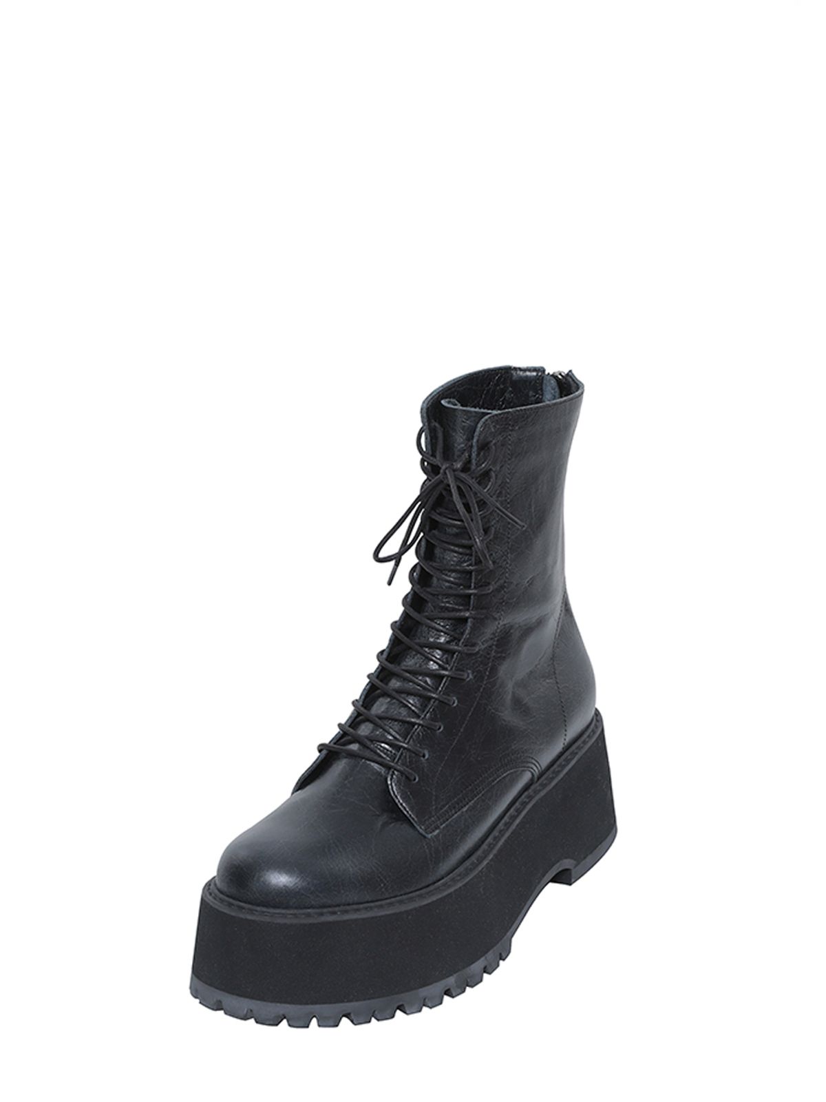 슈바이초이(SHOEBYCHOI) 크랙 소가죽 스키니 통굽 워커 (7cm)