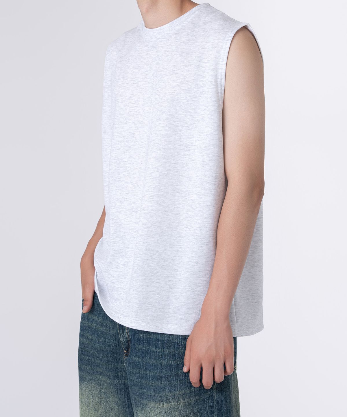 언더오프(UNDEROFF) 오버핏 크루넥 슬리브리스 민소매 티셔츠 화이트