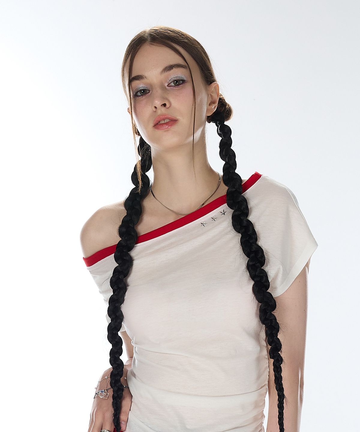 라티젠(LARTIGENT) L12 ONE-SHOULDER BOATNECK TOP(WHITE)