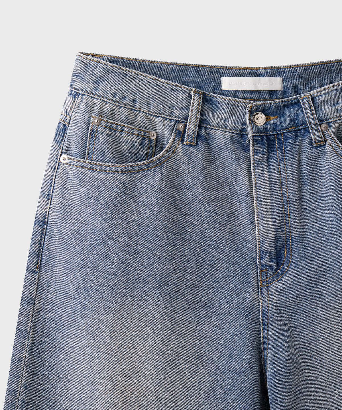 브랜디드(BRANDED) BERMUDA DENIM SHORTS [LIGHT BLUE]