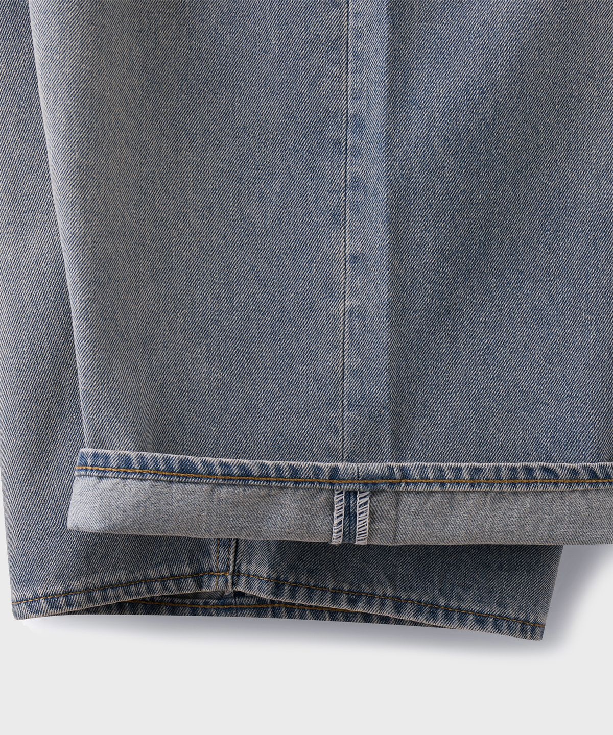 브랜디드(BRANDED) BERMUDA DENIM SHORTS [LIGHT BLUE]