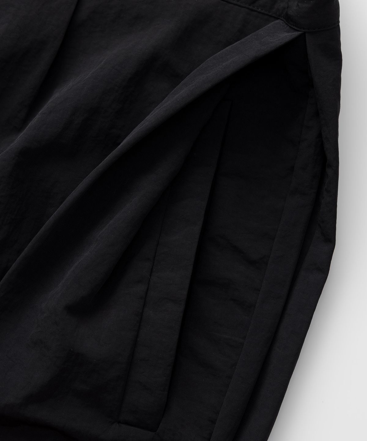 플로즈룸(FLAWSROOM) Side Two Tuck Balloon Pants [BLACK]