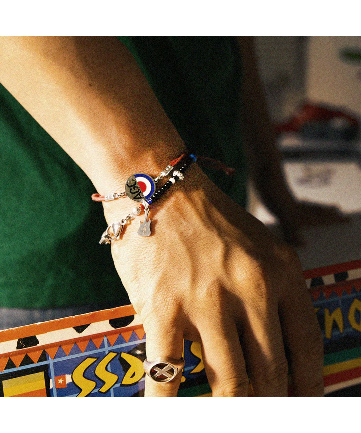 어센틱모즈(AUTHENTICMODS) ATCM poster bracelet(black)