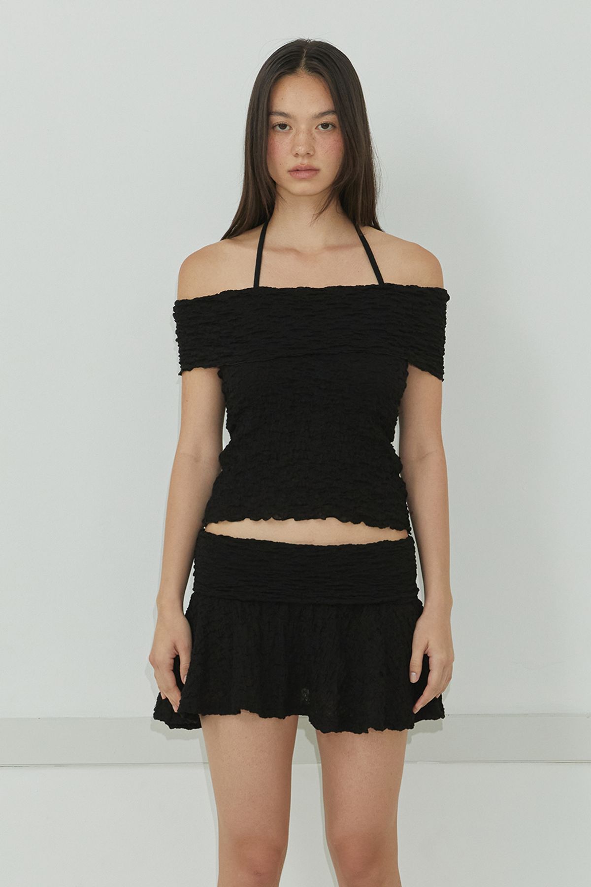 모어댄파라다이스(MORE THAN PARADISE) LACE HALTER LAYER TOP / BLACK