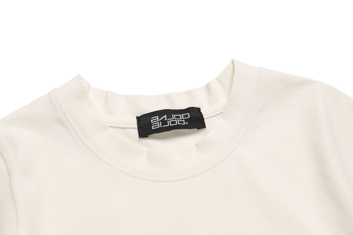 바쥬비쥬(BAJOO BIJOO) LETTERING LOGO CROP T-SHIRT [CREAM]