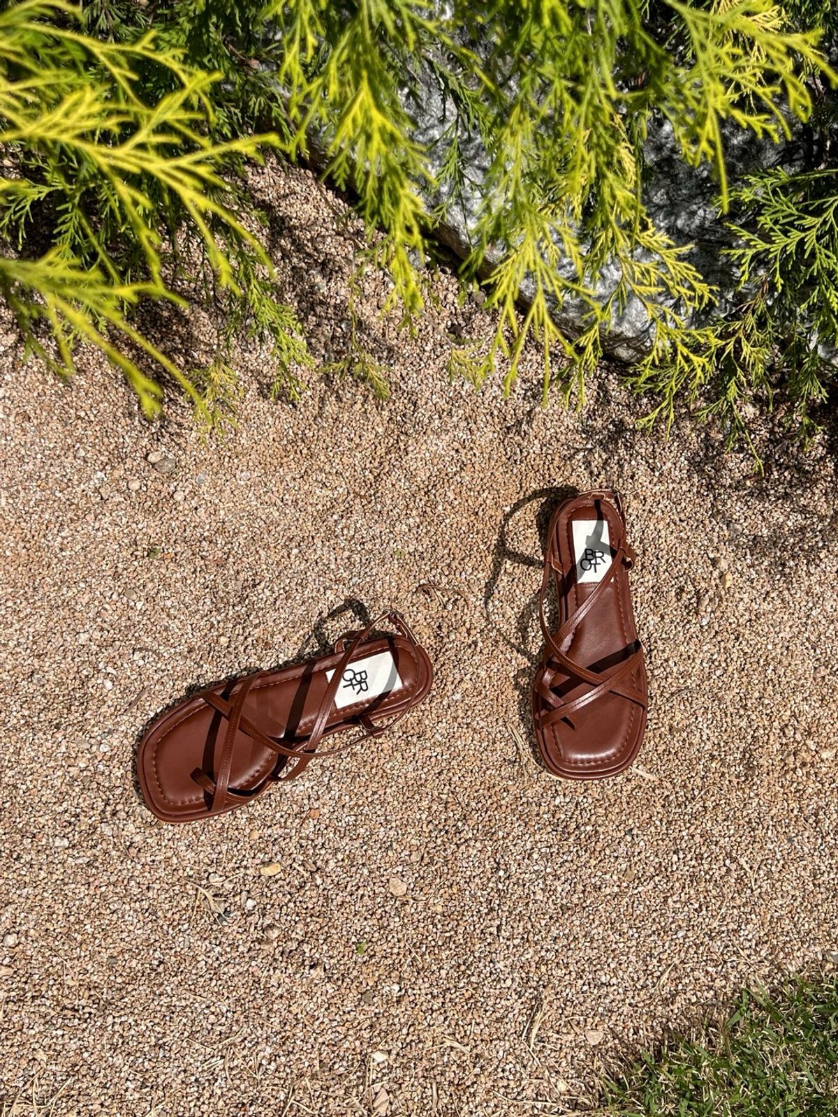 바이아덜스(BYOTHERS) Nottle strap sandals