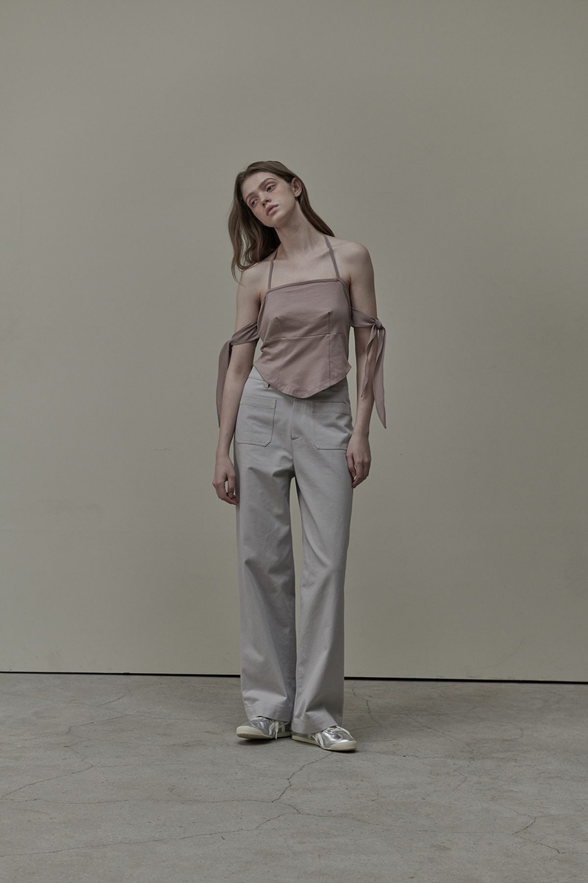 마우솔레움(MAU SOLEUM) Gabrielle Sheer Ribbon Halter T-Shirt - Dusty Pink