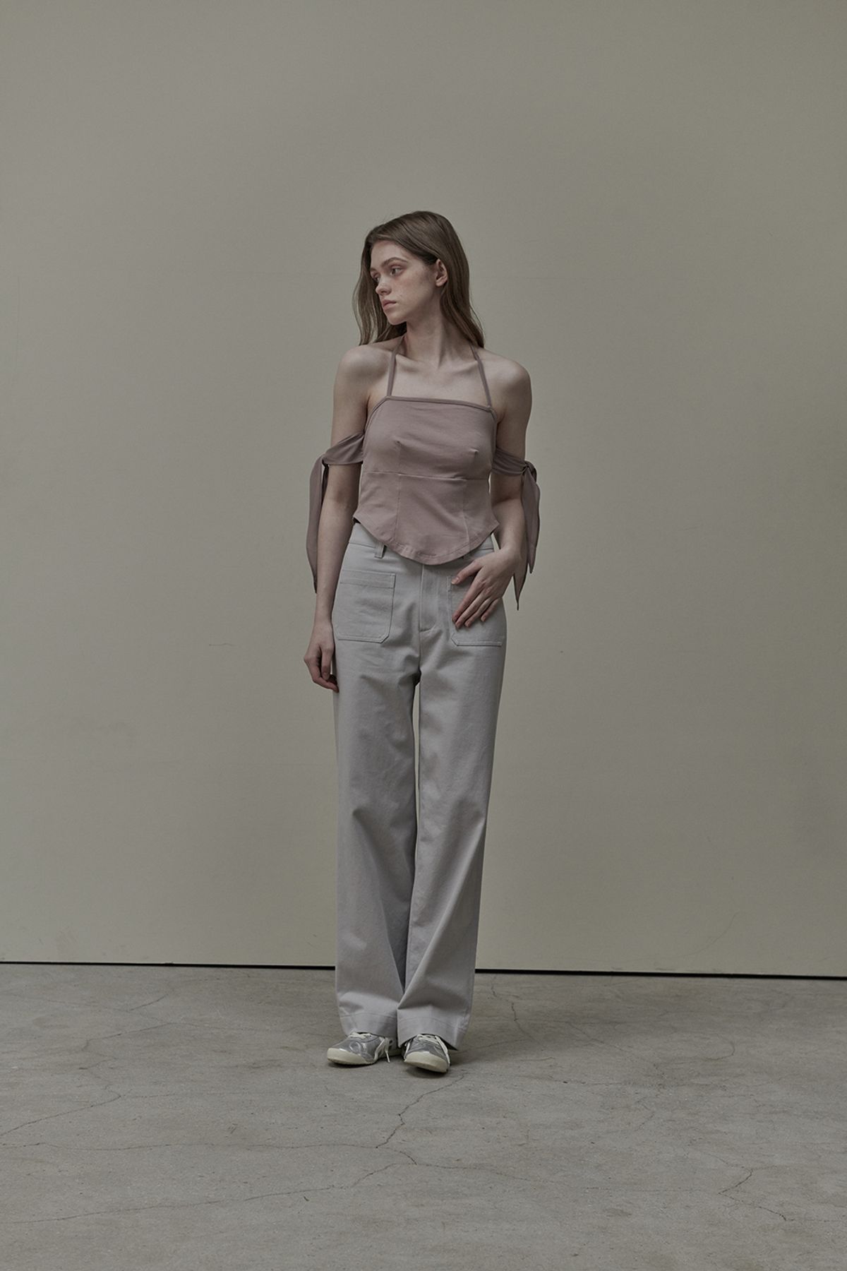 마우솔레움(MAU SOLEUM) Gabrielle Sheer Ribbon Halter T-Shirt - Dusty Pink
