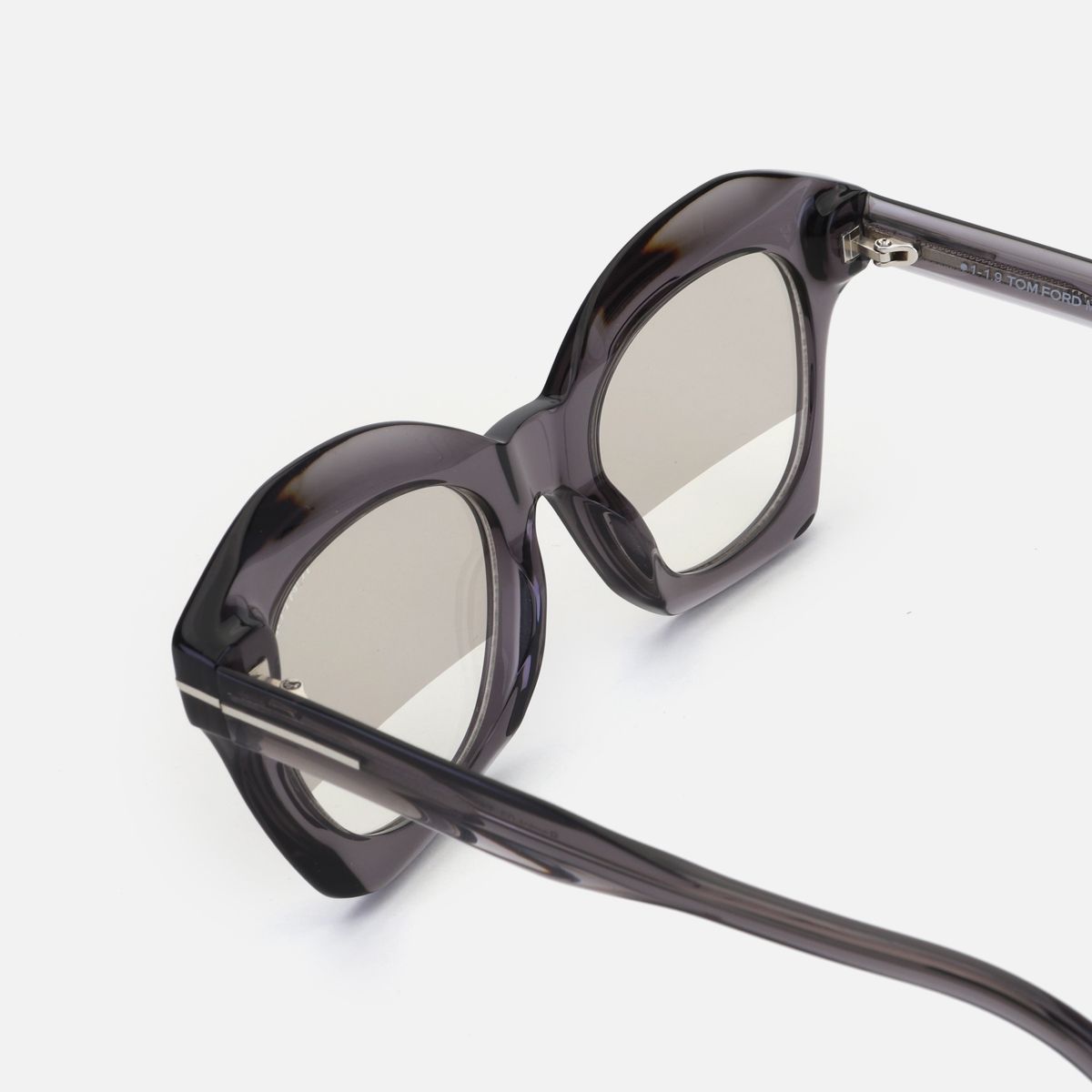 톰포드 아이웨어(TOM FORD EYEWEAR) 바르도 Bardot-02 TF689-20C(53)