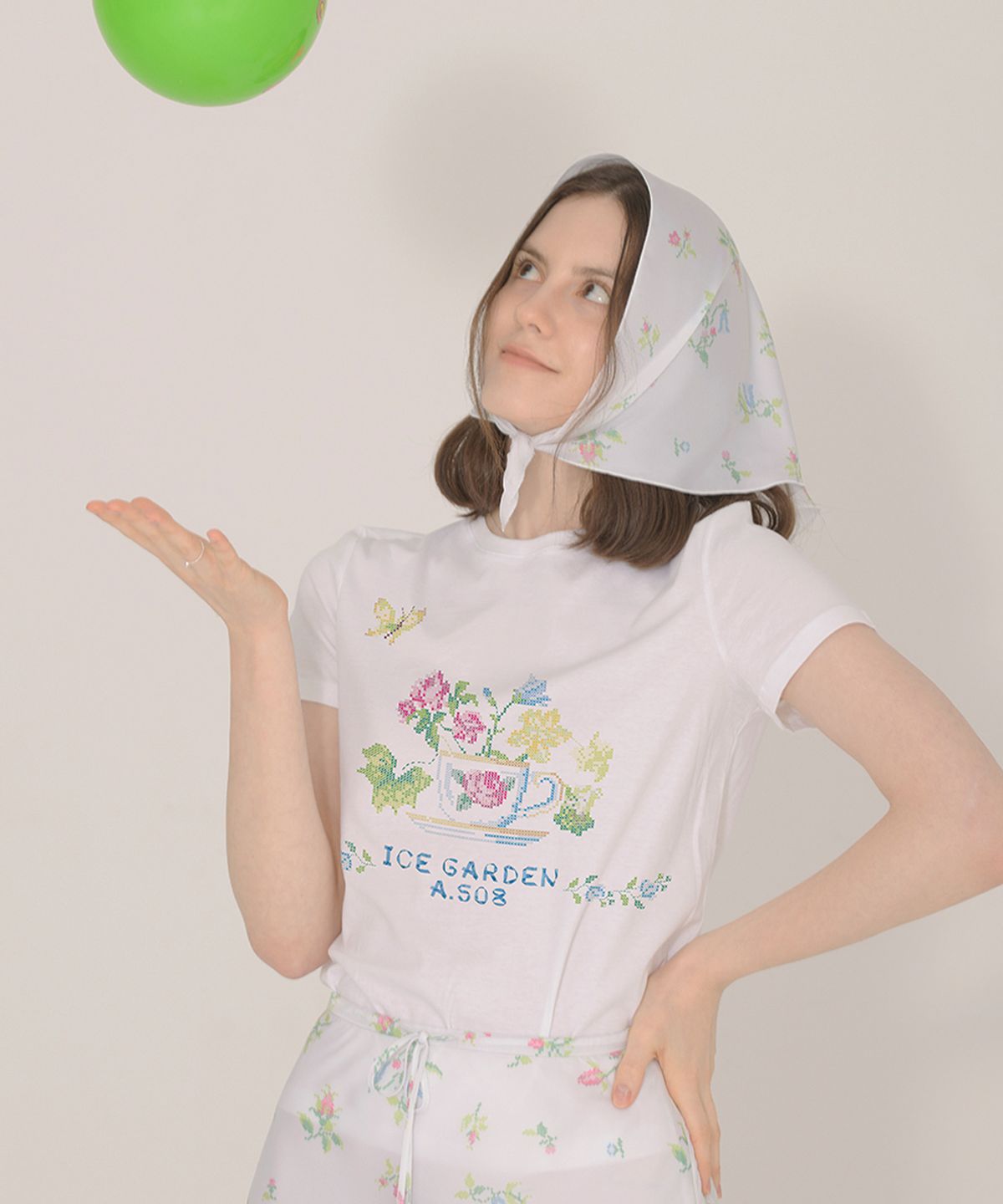 아이스가든에이오공팔(ICE GARDEN A.508) Cross-stitch Floral Print T-shirt