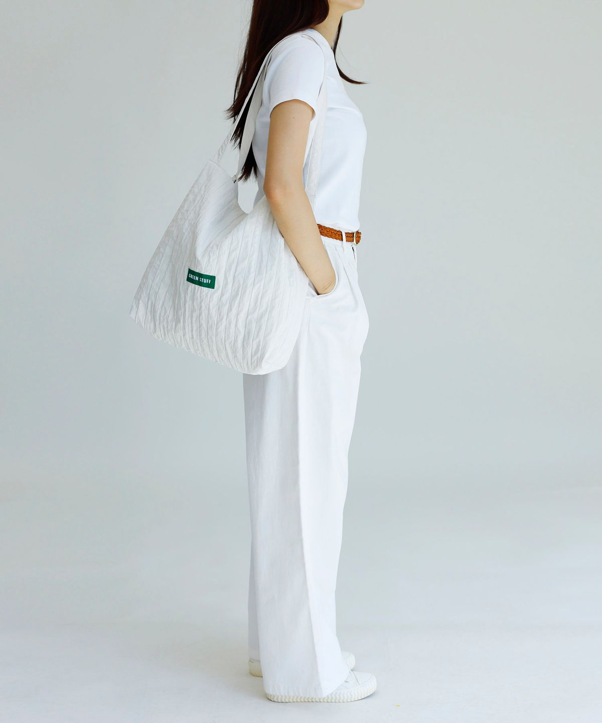 그린스터프(GREEN STUFF) 무심한듯 박시한 쇼퍼백 53 볼륨 라인 - ivory