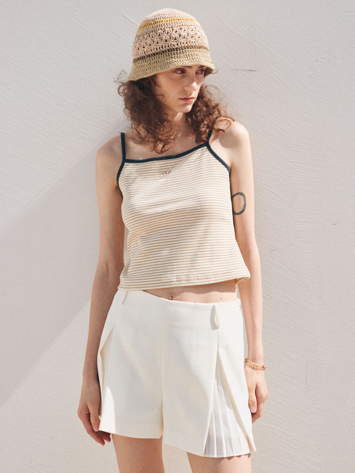 오앨(OUEL) STRIPE SLVLESS TOP_BEIGE