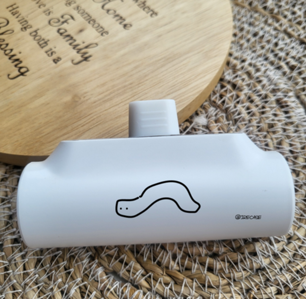 이레케이스앤굿즈(IRECASEGOODS) 캐릭터 일체형 무선 도킹형 미니 5000mAh 보조배터리