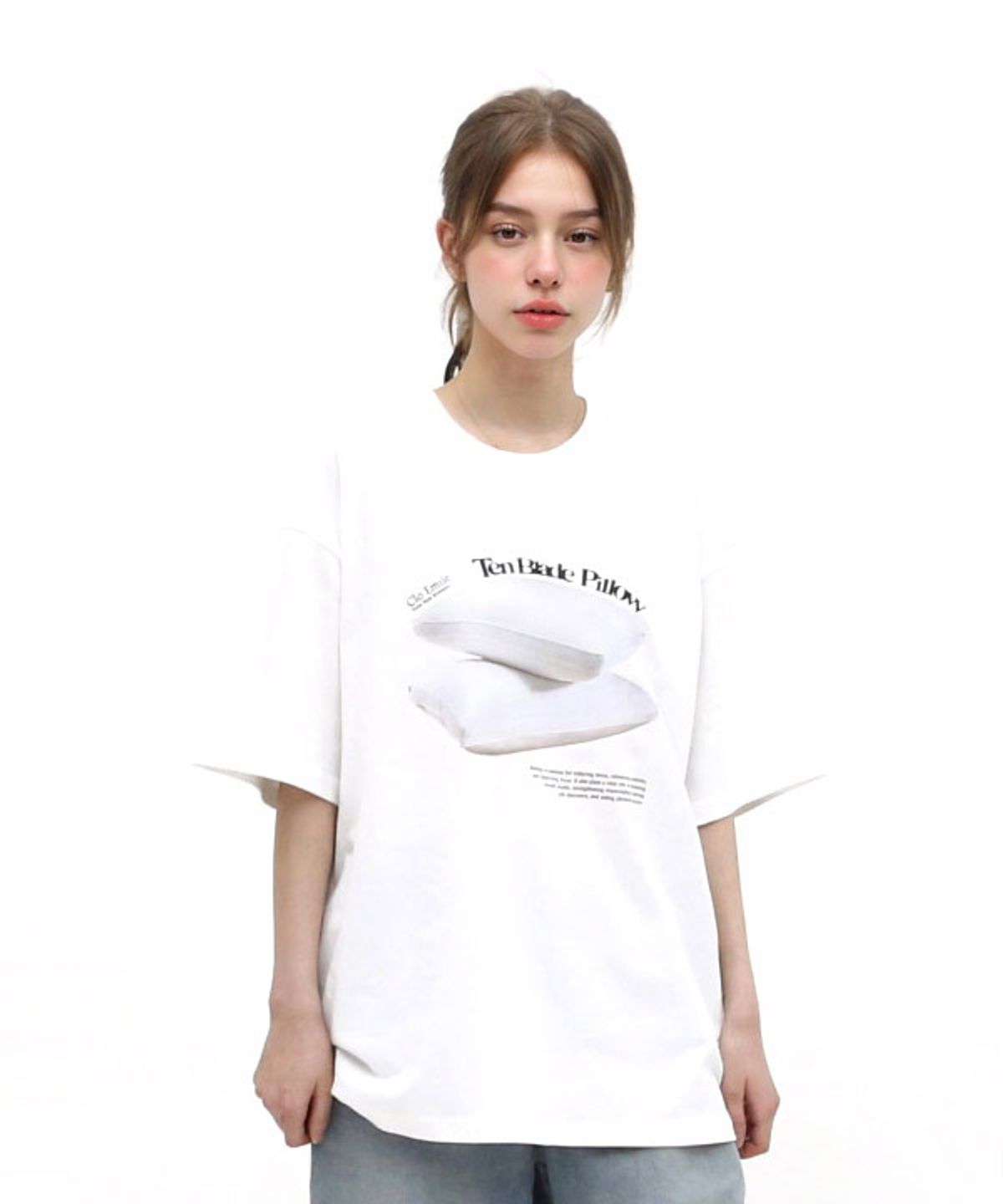 텐블레이드(TENBLADE) 베개 로고 티셔츠 [화이트]