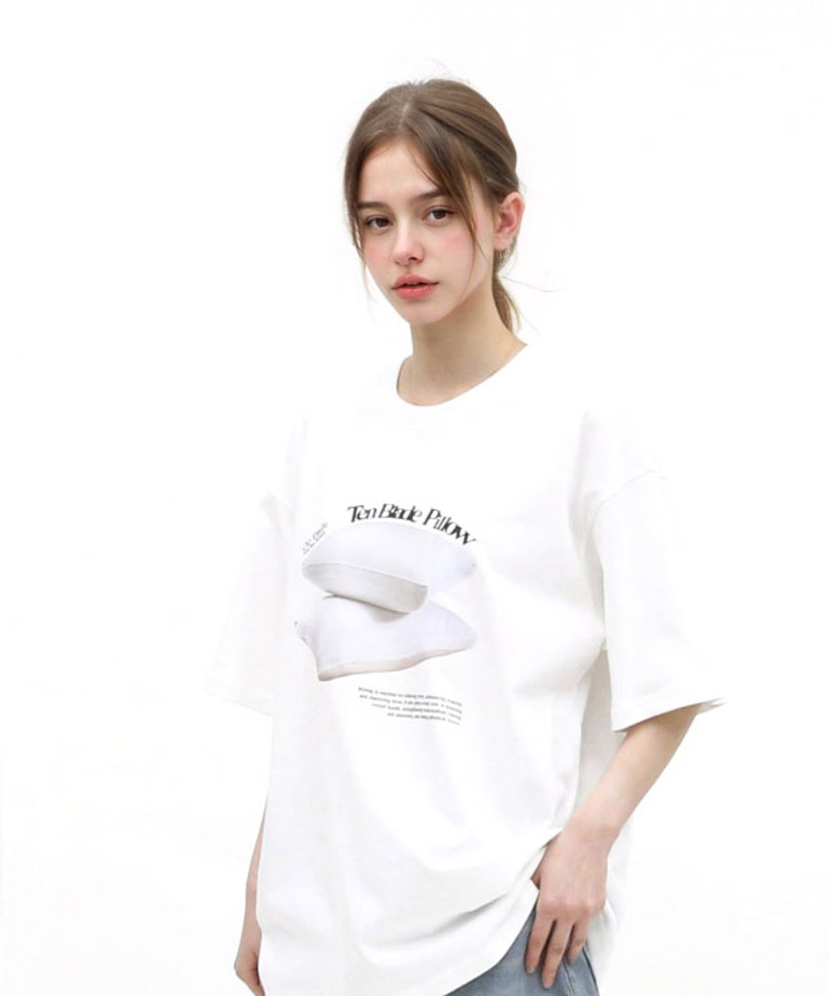 텐블레이드(TENBLADE) 베개 로고 티셔츠 [화이트]