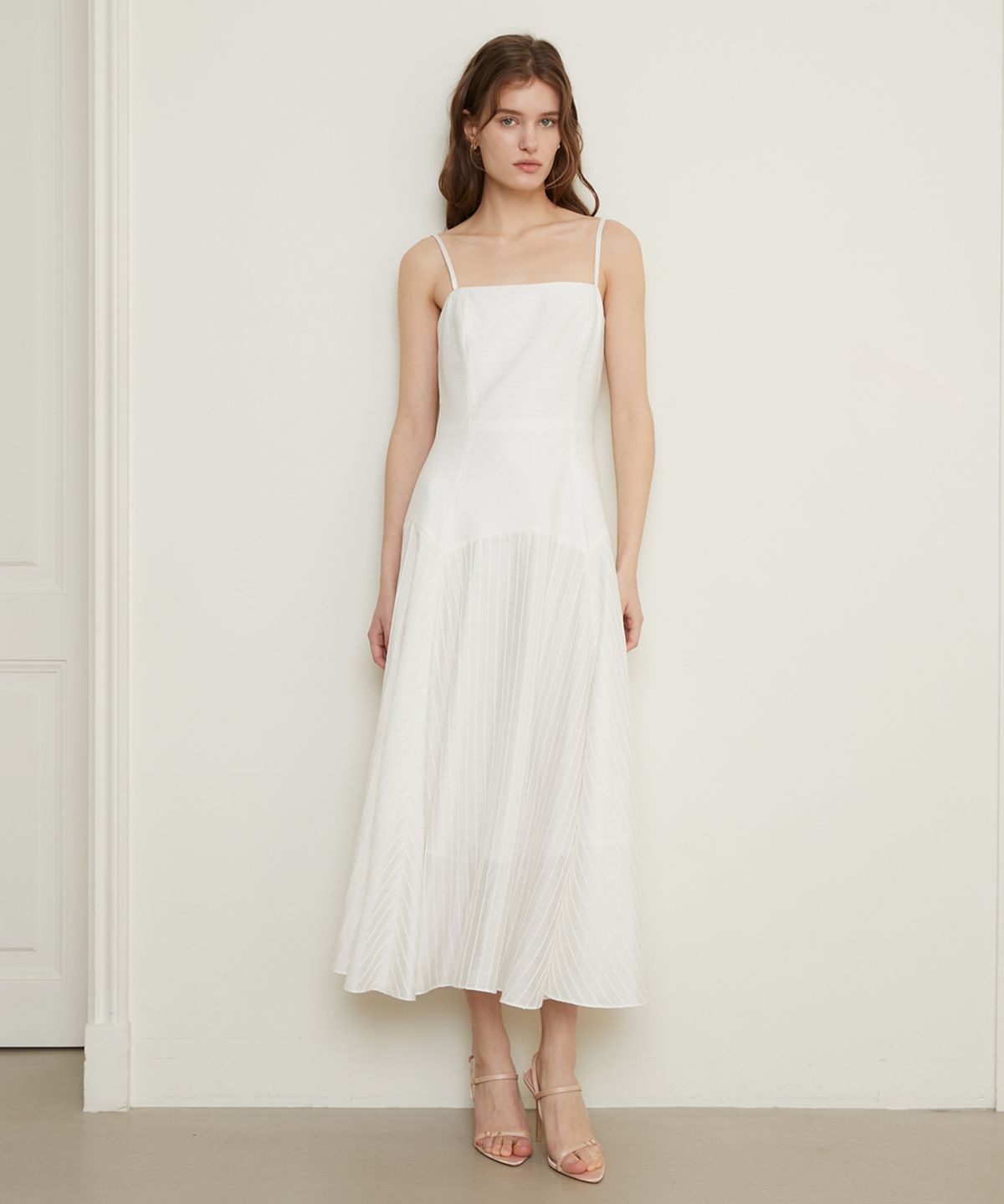폴앤앨리스(PAUL&ALICE) CAMISOLE FLARED DRESS / WHITE