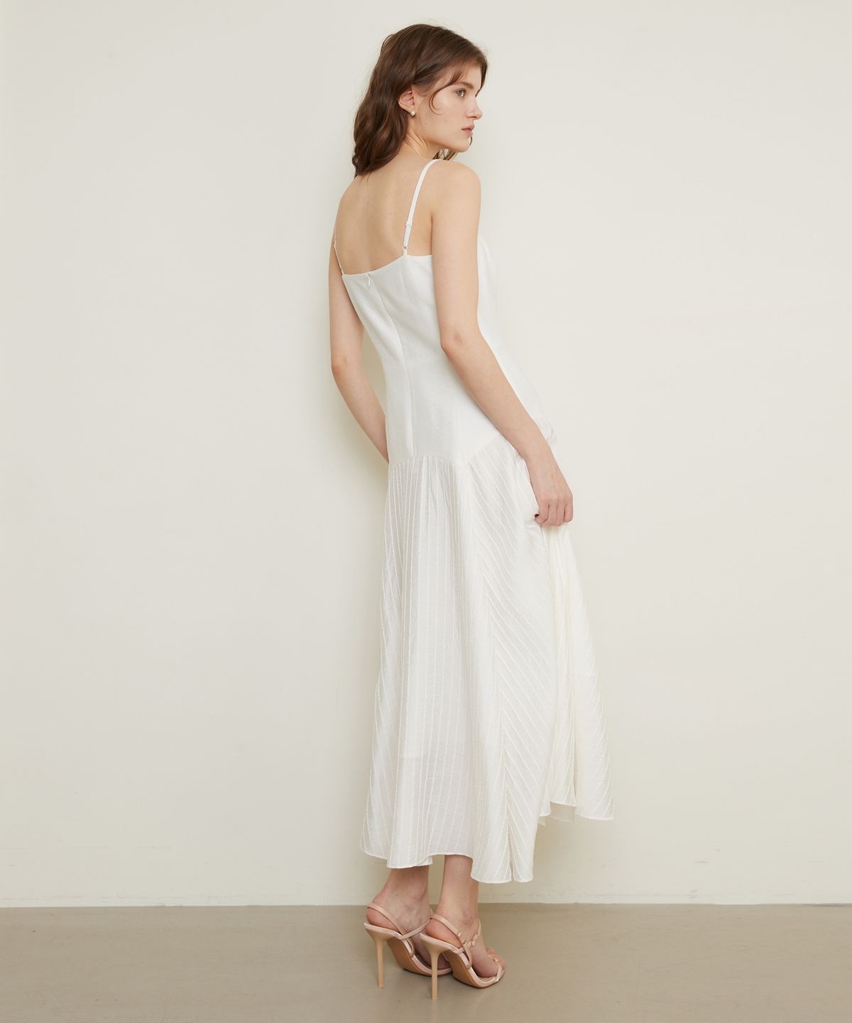 폴앤앨리스(PAUL&ALICE) CAMISOLE FLARED DRESS / WHITE