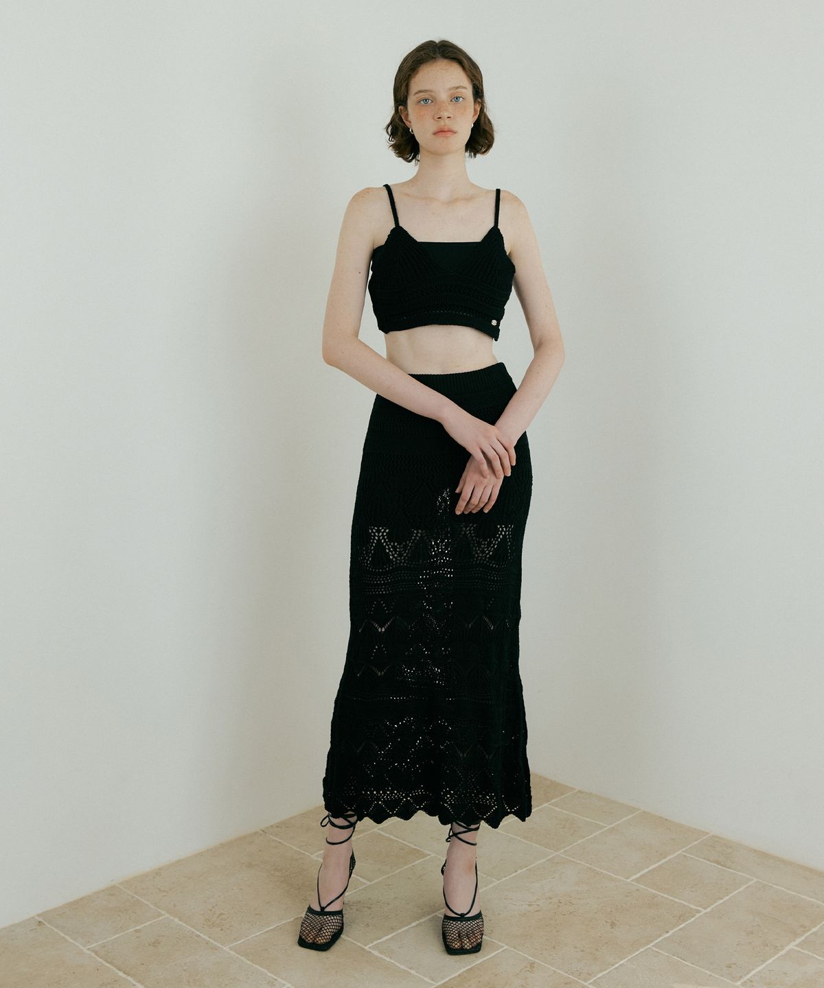 루시르주(LUCIR ZU) Weave Crochet Two-piece (Top & Skirt) (black)
