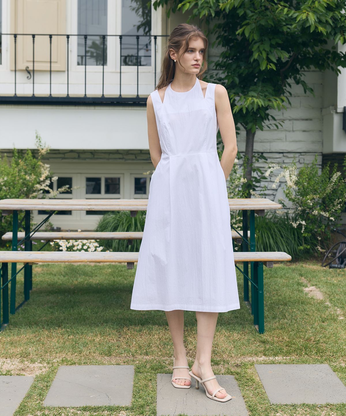 폴앤앨리스(PAUL&ALICE) HALTER-NECK MIDI DRESS / WHITE