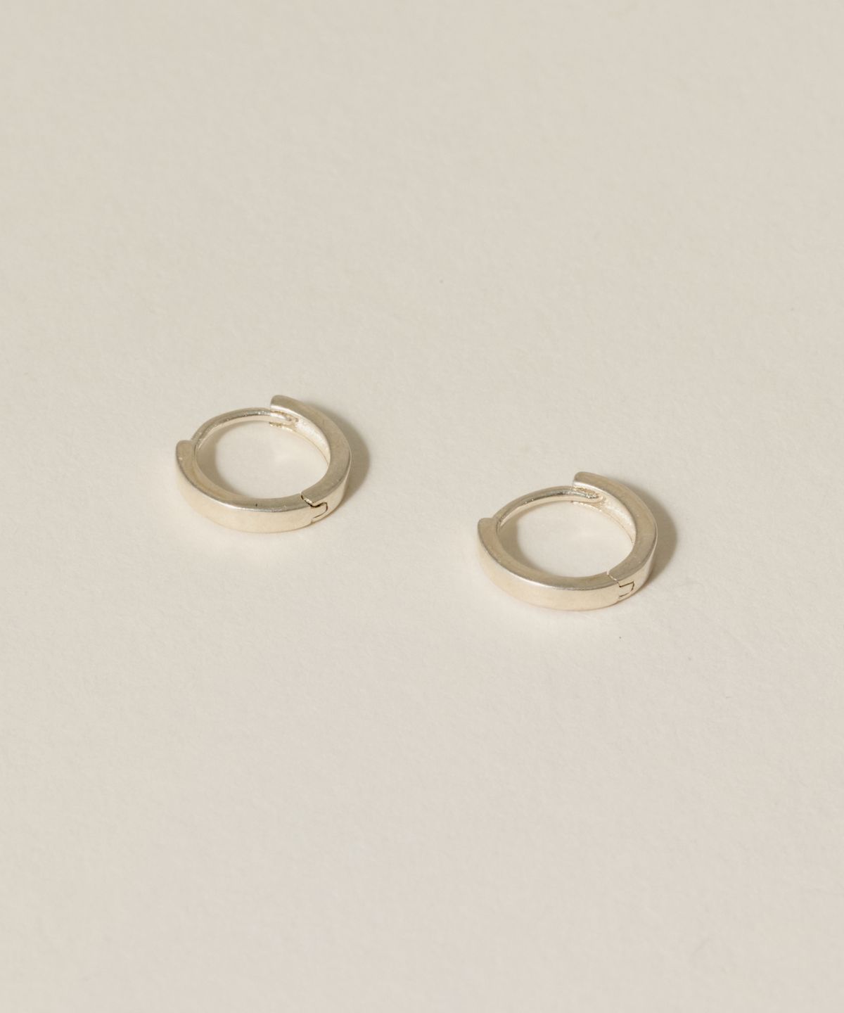 노비스도쿄(NOVICE TOKYO) 미니후프 피어스 Mini Hoop Pierce［Silver925］