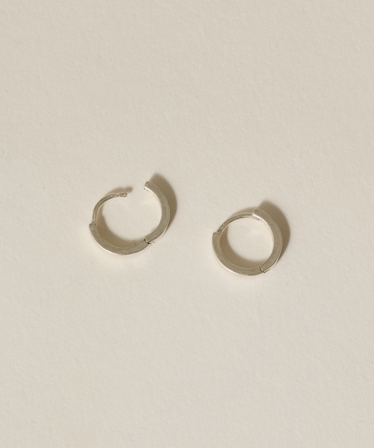 노비스도쿄(NOVICE TOKYO) 미니후프 피어스 Mini Hoop Pierce［Silver925］