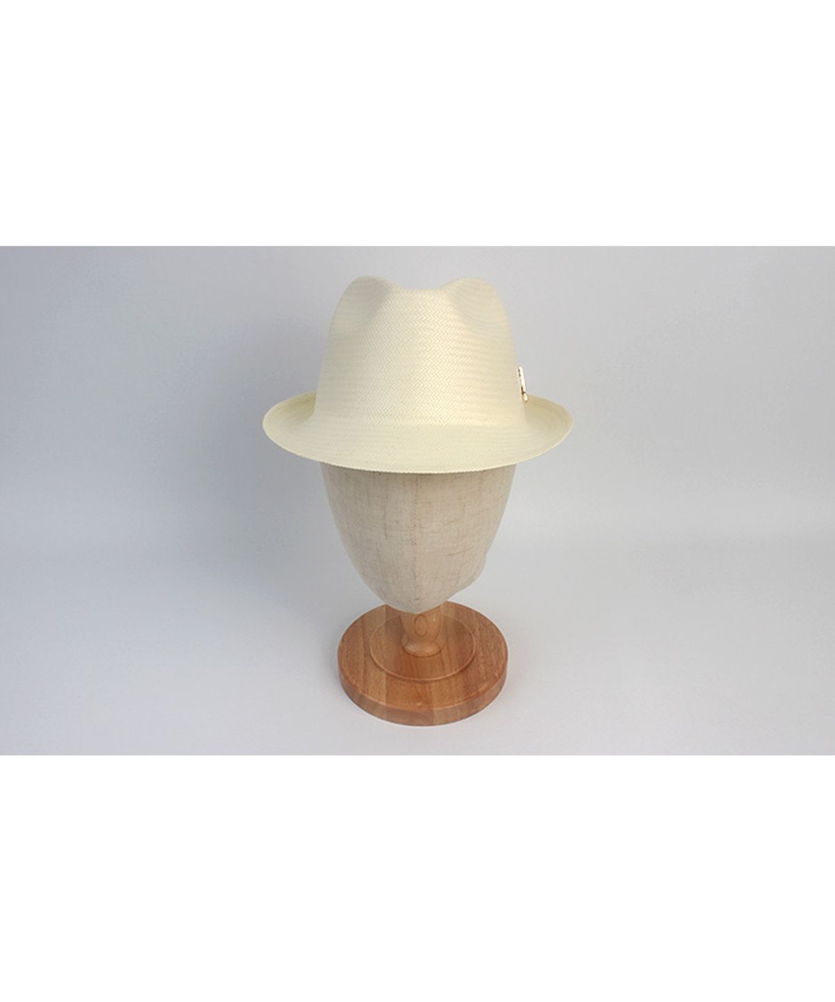 유니버셜 케미스트리(UNIVERSAL CHEMISTRY) BU Gentle Simple Ivory Fedora 여름모자