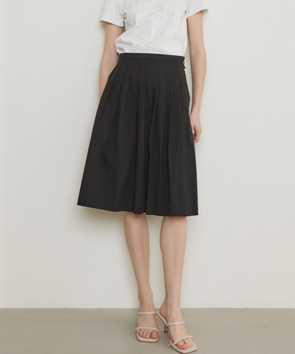 폴앤앨리스(PAUL&ALICE) SUMMER GATHER SKIRT / BLACK