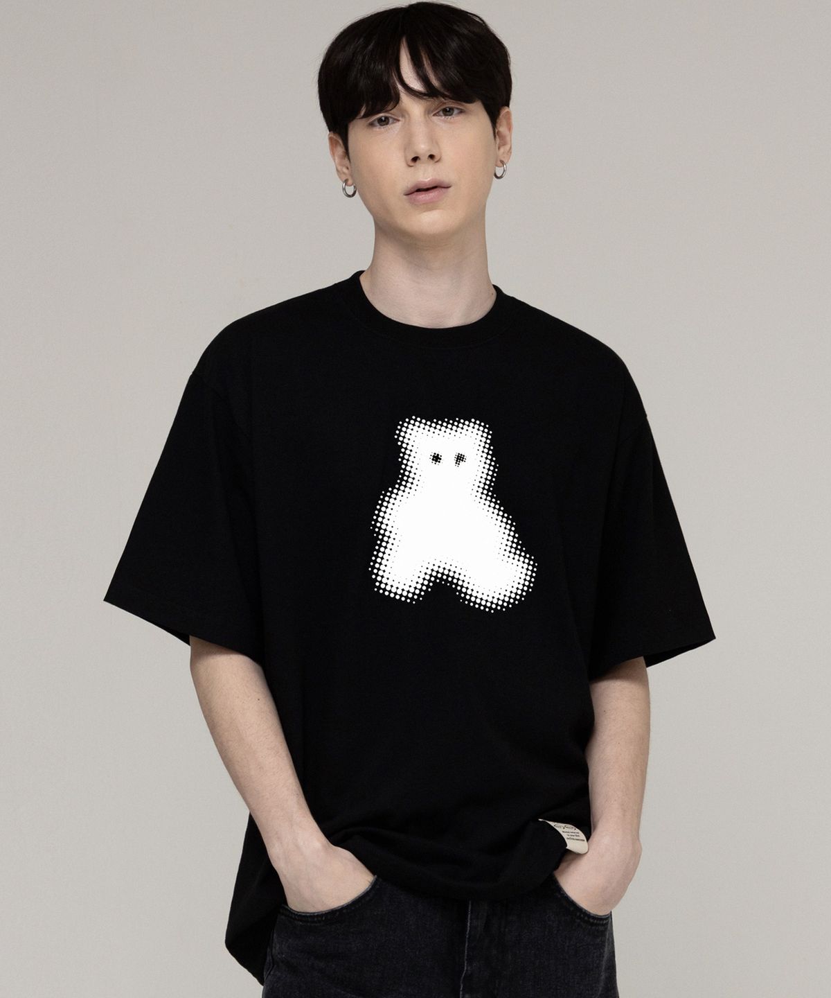 그레이버(GRAVER) [UNISEX]도트 실루엣 베어 반팔티_블랙