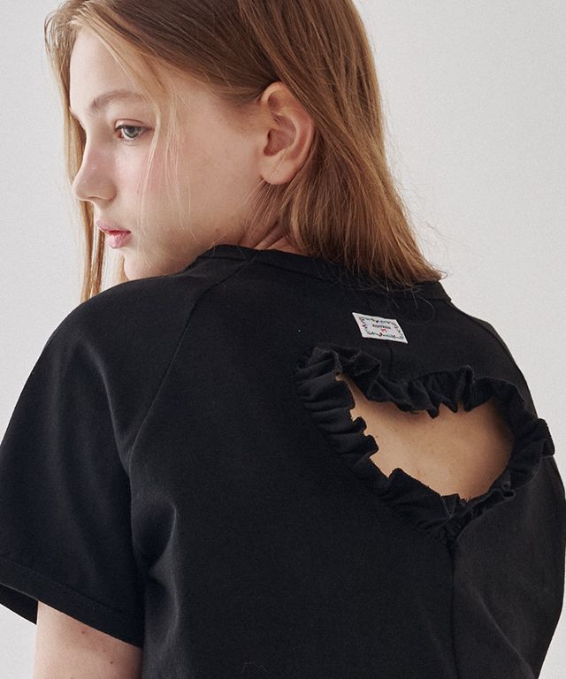 [RONRON] RUFFLE HEART CUT OUT PUFF SLEEVE HALF Tシャツ★ MUSINSA公式 | RONRON RUFFLE HEART CUT OUT PUFF SLEEVE HALF T